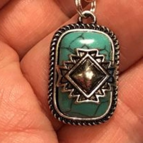 Turquoise Pendant - Picture 3 of 4